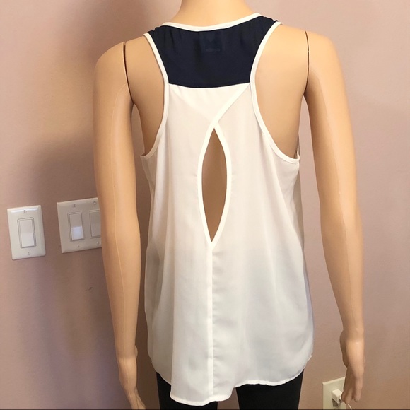 Against Nudity Montreal top size medium - Picture 4 of 9